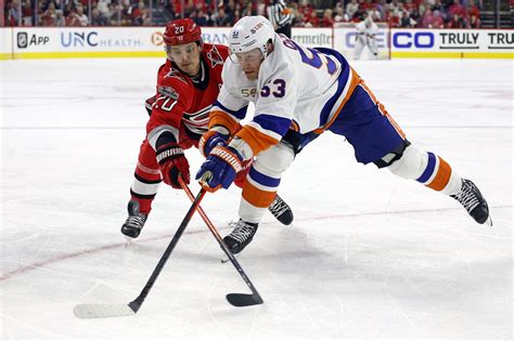 Fast’s goal lifts Hurricanes past Islanders in overtime